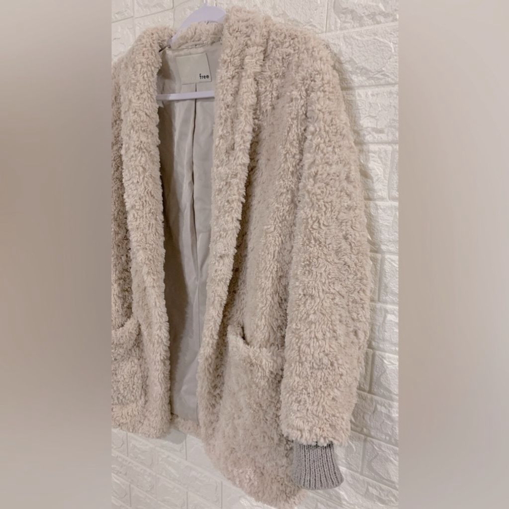 WILFRED FREE ARITZIA GORGEOUS FUZZY JACKET | LINED BLAZER | SUPER SOFT SHERPA CO - Picture 4 of 6